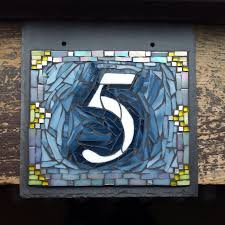 Numero De La Maison Mosaique Sur Ardoise Carre 1 Chiffre Etsy In 2020 Mosaic Art Projects Mosaic Art Mosaic Diy