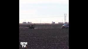 Sites sur la même thématique. Course Poursuite Improbable Entre La Police Americaine Et Un Tracteur Youtube