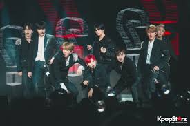 Kpop stray kids stray kids world tour district 9 unlock same hoodies women/men harajuku hoodie sweatshirts women clothes. Stray Kids Make Their Mark In Nyc With World Tour District 9 Unlock Kpopstarz