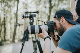 However, hourly rates are not as common as set package pricing — especially during the peak wedding season months of spring and summer — but are typically offered by independent photographers or those just starting out. Why Do Wedding Photographers Cost So Much