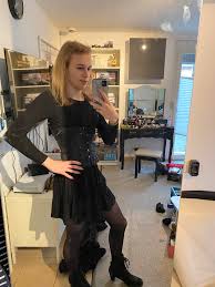 Mom gave me a old corset : r/crossdressing