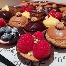 Mignardises Petits Fours Faits Maison Boulangerie Lorette Paris 13 Butte Aux Cailles
