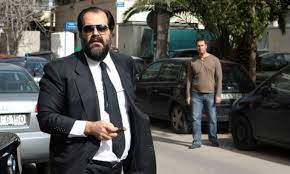 Εκεί είναι προφανές ότι ο γονέας που δεν ασκεί την επιμέλεια (κατά πλειοψηφία ο πατέρας), δεν φέρει την υπαιτιότητα της. Kathgoroymenoi Gia Kakoyrghma O Nikolas Pateras Kai Paragontes Ths Ekklhsias Newsbomb