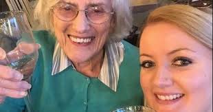 Woman slams PM saying only time she was able to hug mum during lockdown was  'in coffin'