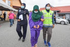 Ini kerana jalan yang dia lalui untuk pulang perlu menempuh sebuah ladang getah yang agak berjauhan dari rumah orang. Pelajar Tingkatan Enam Direman Bantu Siasatan Kes Bunuh Rakan Astro Awani