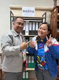 A 10 Piso Commemorative Coin for paragliding instructor, Ms ...