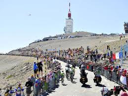 Mont ventoux is a mountain in the provence region of southern france, located some 20 km northeast of carpentras, vaucluse. Kahler Riese Der Provence Tour Mythos Mont Ventoux