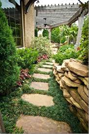 Great Article Dealing With Bad View Issues Inside And Out Cote De Texas Side Yard Landscaping Traditional Landscape Backyard Landscaping