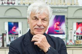 Michele placido (* 19.mai 1946 in ascoli satriano) ist ein italienischer schauspieler, regisseur und drehbuchautor, der ab 1984 als hauptdarsteller der erfolgreichen serie allein gegen die mafia bekannt wurde. Michele Placido Italien Reiseleiter Italienischer Schauspieler Regisseur