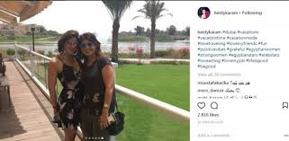 قامت الفنانة المصرية هيدي كرم بنشر مقطع فيديو علي صفحتها الشخصية علي موقع التواصل الاجتماعي الانستجرام والذي ظهرت فيه قيامها بقص شعرها. Ù‡Ù† ØµÙˆØ± Ø§Ù„Ø£Ø³ÙˆØ¯ ÙŠÙ„ÙŠÙ‚ Ø¨Ù‡ÙŠØ¯ÙŠ ÙƒØ±Ù… ÙÙŠ Ø¯Ø¨ÙŠ