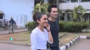 Elfira dan baim sudah lima tahun mengenali. Baim Wong Akan Menikah Dengan Elfira Loy Akhir Tahun Ini Youtube