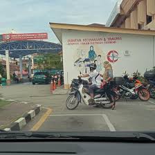 Rumah sakit spesialis sultanah 专科医院 (zh); Muar Bandar Diraja On Twitter Kepada Pasangan Yang Membonceng Motosikal Honda Ex5 Jjc 2099 Harap Boleh Pulangkan Helmet Merah Yang Terambil Tu Kesian Pada Staff Hospital Nak Balik Rumah Tiada Helmet Kejadian