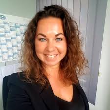 m+) Schufa-Managerin Josephine Ackerman über Effizienzhacks: „Am Freitag…