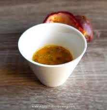 Le Top Des Assaisonnements Pour Vos Salades Vous Trouverez Differentes Recettes Faciles Saines Et Gourmandes Pour Vos Salades En Tous Genr Food Sauce Cremeux