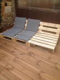 Ein Holzdeck Und Das Erste Palettenprojekt Wohn Blogger Diy Garden Blogger Diygardenideasprojects Erste Meuble Jardin Meuble Exterieur Meuble Palette
