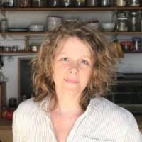 Elizabeth Alban's Instagram, Twitter & Facebook