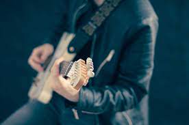 How To Become A Professional Guitarist - Quasi Pop