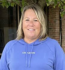 Kelly Schipper's Instagram, Twitter & Facebook