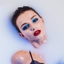 Ria Morgan (@ria_morgan)