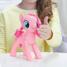 Om du vill hänga med festsabbare är det din ensak. My Little Pony Toy Oh My Giggles Pinkie Pie Ages 3 And Up Walmart Com Walmart Com