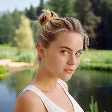 character portrait for the game Dungeons and dragons), (female 30 years old 