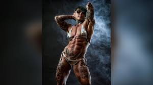 Ripped female bodybuilder in chains straining her muscles. Bodybuilding Rene Campbell Wants To Change Perceptions Of What Women Should Look Like Cnn