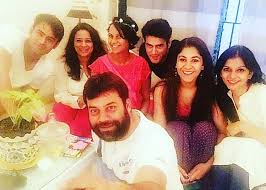 Kumkumapoovu serial actress shalini real name shel. Shalini Khanna Gets A Surprise Baby Shower By Her Telly Friends India Forums