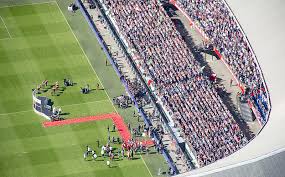 Vandaag bekijken we de top 20 best bezochte nederlandse voetbalstadions van dit seizoen. Nederlandse Voetbalstadions Lopen Leeg Eenvandaag