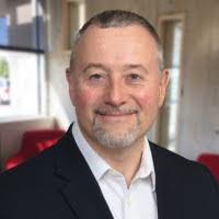 Thomas Gillispie's Instagram, Twitter & Facebook