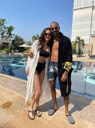 His height is 6 feet 0 inches. Photos Of Hardik Pandya Spends Quality Time With Son And Wife Cricket News India Tv