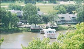 Tvs come with cable channels, and free wifi keeps guests connected. Paddle Wheel Inn Oregon Illinois