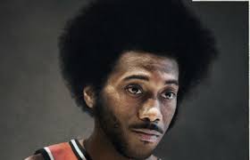 Clippers forward kawhi leonard suffered a right knee sprain and is out indefinitely. Kawhi Afro Draws Attention In The Golf Course Epicbuzzer
