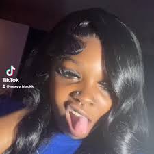 who available to do nails rn