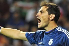 Iker casillas fernández (spanish pronunciation: Real Madrid Clasico Clinch Iker Casillas Argert Sich Uber Gerard Pique