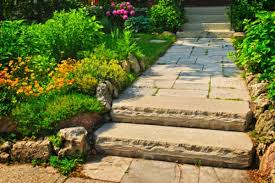 Garten Verschonern Gunstige Und Attraktive Ideen Gartenumgestaltung Garten Garten Deko