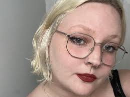 Joan Briggs's Instagram, Twitter & Facebook