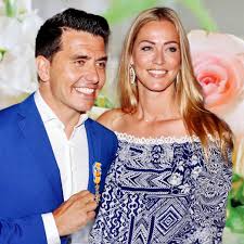 Schlager-Community - Heute vor 9 Jahren, am 11.11.2011 gaben sich Jan Smit  und Liza Plat das Ja-Wort!! 💍 Wir wünschen alles Liebe zum Hochzeitstag,  auf viele weitere Jahre! 👰🏼🤵🏽 #hochzeitstag #allesliebe #celebrate #