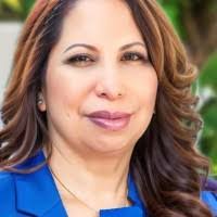 Elizabeth Salas's Instagram, Twitter & Facebook