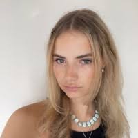 800+ "Deedee" profiles