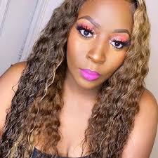 Heyyy! Does anybody sell bundles for like a color 33 and color 4? I really  wanna get a quick weave, but I can't find decent bundles to match my hair  color 😭😭😭