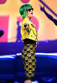 The songstress has been experimental with her style, right from the dresses. Alien Abductions Pizza Deliveries And Lots Of Wardrobe Changes Katy Perry S Prismatic World Tour By The Numbers Mtv
