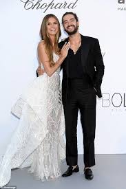 Heidi Klum 44 Makes Her Red Carpet Debut With Tom Kaulitz 28 Heidi Klum Dress Heidi Klum Outfits Heidi Klum Style