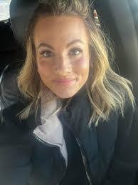 Nicole Vining's Instagram, Twitter & Facebook