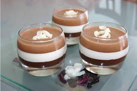 Confectionnez La Mousse Au Chocolat Au Lait De La Meme Facon Que Les Autres Versez La Sur La Mousse Recette Cuisine Facile Recettes Sucrees Mousse Au Chocolat