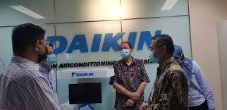 Adapun dibawah ini adalah posisi jabatan yang saat ini tersedia bagi anda para pencari kerja yang tertarik untuk mengembangkan karir anda bersama pt daikin manufacturing indonesia dengan kualifikasi sebagai berikut. Begini Cara Pt Daikin Membantu Penanganan Virus Covid 19 Di Indonesia Deliknews Com