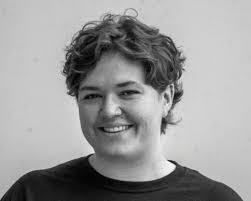 Amber Klinger's Instagram, Twitter & Facebook