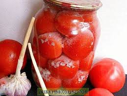 Kini bawang putih tunggal ada dalam bentuk jus tersertifikasi. Tomato Manis Dalam Salji Dengan Bawang Putih Hidangan Utama 2021