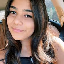 Sarah Zelazoski's Instagram, Twitter & Facebook