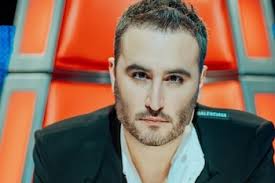 Jurado de La Voz Kids recibió discos de oro y triple platino en Colombia