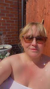 Mr Happy here 😂 😂 😂 my friends always say I need to smile. Just here for  some laughs, not expecting anything as per usual. Anyway I'm Asim, 52,  divorced, born and